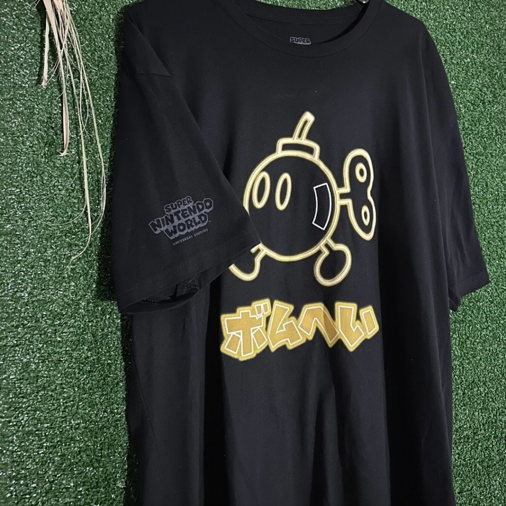 Universal Super Mario Nintendo World Neon Green Bob-Omb T-shirt SIZE:XXL